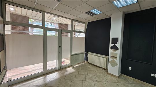 Blok 29, odličan, renoviran lokal, ID 24714