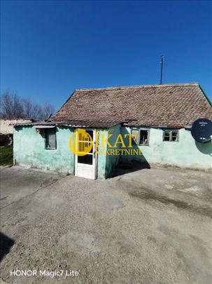 Debeljača kuća 37m2, plac 3,59 ari