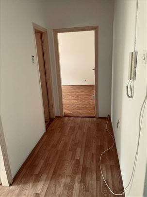Indjija, 1,0, 35m2, 2/4, uknjizen, odmah useljiv