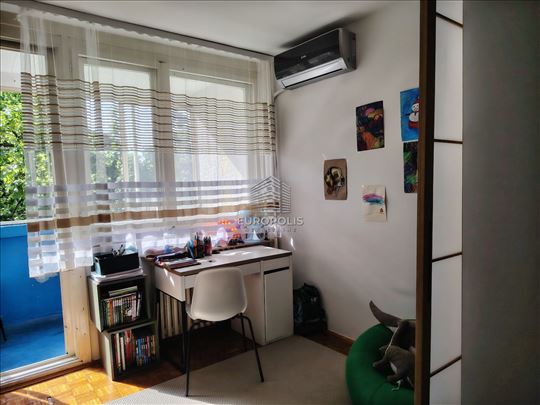 Odličan jednoiposoban stan na top lokaciji