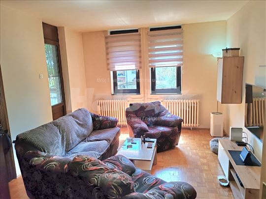 Uknjiẓ̌en: Edvarda Griga 8 u Resniku, 56m2