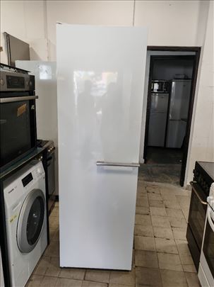 Frizider Asko 370 litara garancija 6 meseci