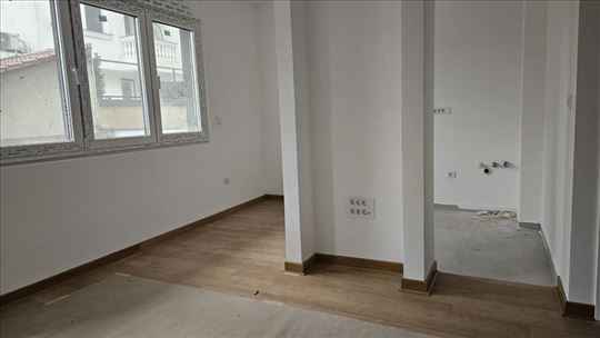 Garsonjera 27+ 50m2 bašta ID#1035