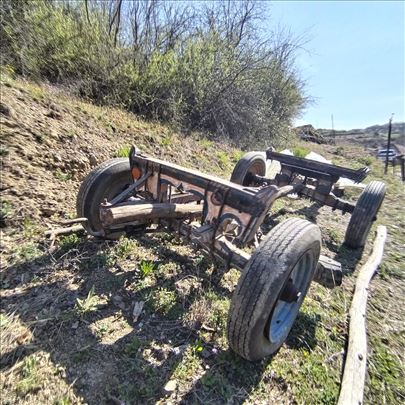 Gumena kola za traktor