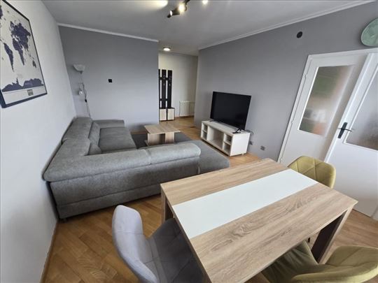 Klare Cetkin,3.0,renoviran,sa lepim pogledom ID#19