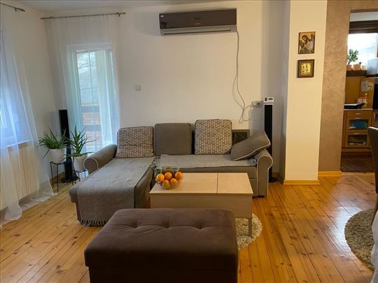 Kuća u Surčinu, 4.0, opremljena
