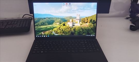Lap Top -Dell Vostro 3520 i5 12th gen / 16GB RAM /