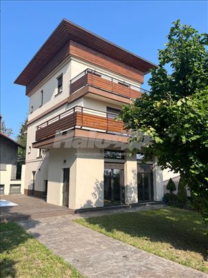 Lux kuća u Sremskoj Kamenici (Čardak) 