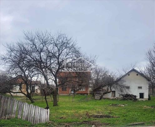 Mladenovac-Vlaška-dve kuće ID#25093