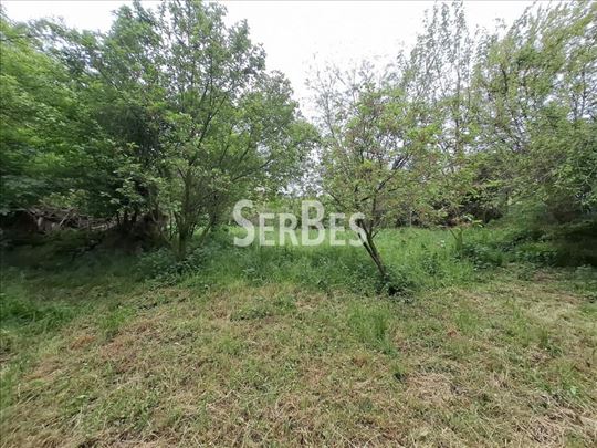 Odličan građevinksi plac 1048m2 u Čereviću ID#1789
