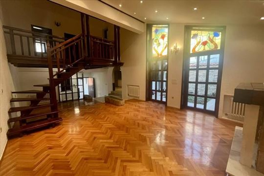 Porodična kuća za izdavanje na Lekinom brdu, 152m2