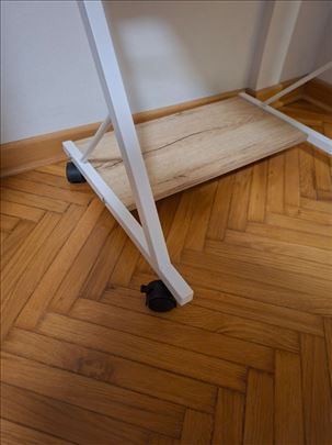 Prodajem mali sto