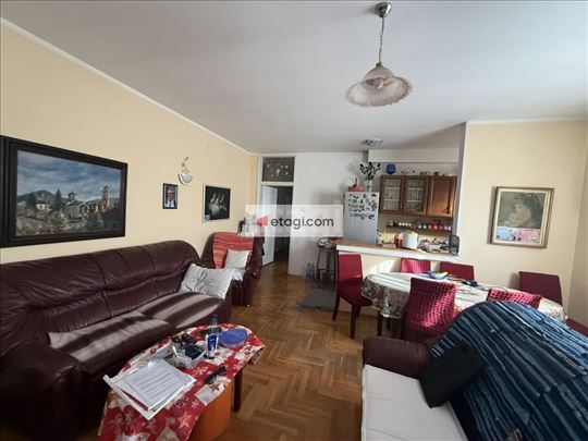 Svetao stan u Višnjici, sa prelepim pogledom na Du