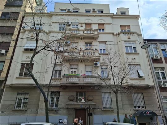 Vračar,Krunska,Svetozara Markovića,salonac,odličan