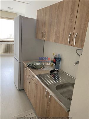 Blok 63, Gandijeva,57m2, 2.0,renoviran,terasa,lođa