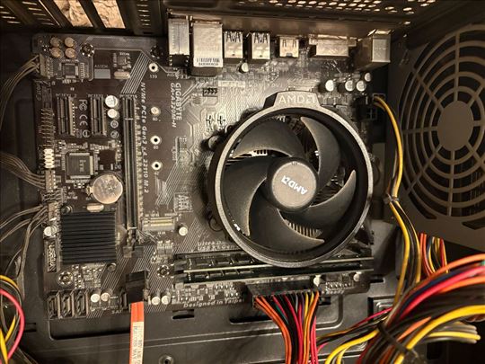 Gigabyte A320m-h +ryzen 3 1200+ gtx 1050 ti