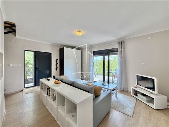 Kompletno opremljena kuća ID#15008