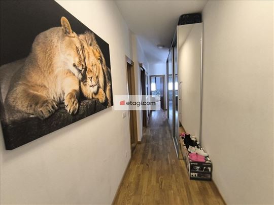 Lux prostor sa dve sobe i velikom terasom