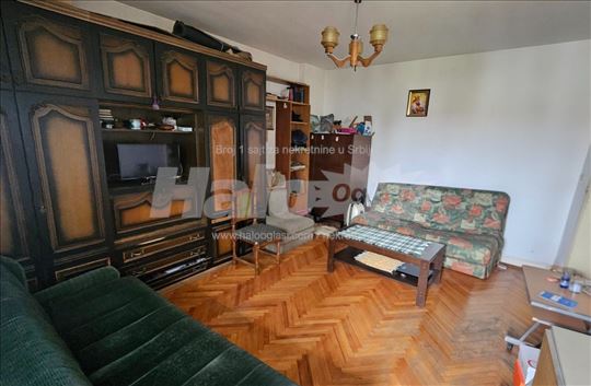 Na prodaju stan površine 33m² + terasa od 3m²