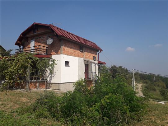 Trešnja 248 m2 na 15 ari