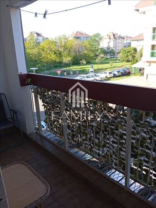 Trosoban stan, 66 m², Novo Naselje, Novi Sad, 1. s
