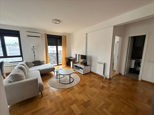 Novogradnja, komforan, sa terasom od 35m2