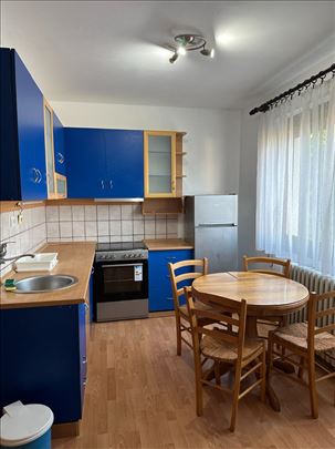 Prodaja dvosoban stan sa stvarima kod Lepe Brenen