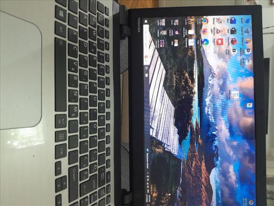 Prodajem lap top Toshiba