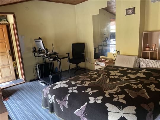Prodajemo dvosoban stan, Crveni Krst, 70m²