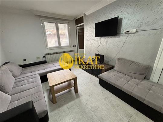 Zemun, kuća 220m2, idealno za poslovni prostor