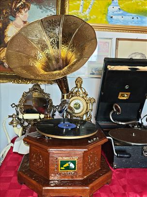 Gramofon sa trubom 