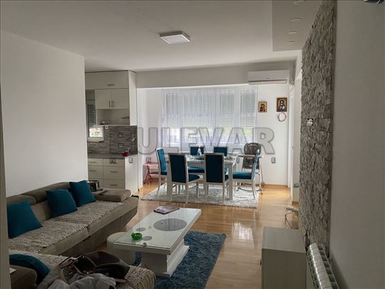 Izdaje se dvoiposoban stan u Durlanu, 81m2!