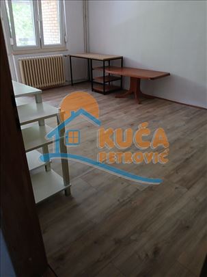 Odličan trosoban stan 81m2, 1.sprat, na top lokac