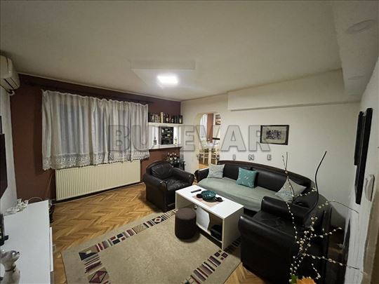 Stan u kući 122m2 sa lokalom 20m2 kod Doma zdravlj