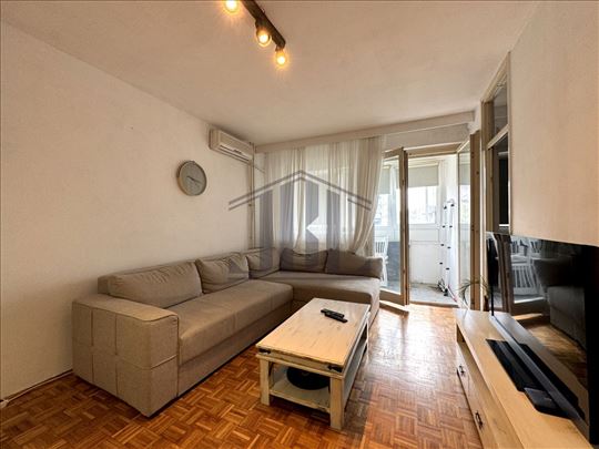 Blok 44, 1.5 soban, V/VI, lift