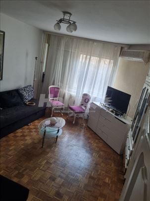 Prodaje se stan na Čukaričkoj padini
