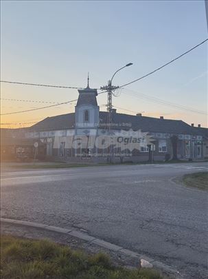 Izdaje se lokal 200m² sa dva ulaza – Centar