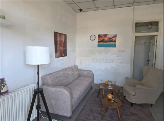 Izdaje se lokal – YUBC centar 15 m² 
