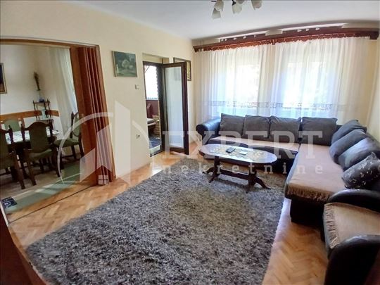 Izdaje se namešten trosoban stan kod parka Svetog