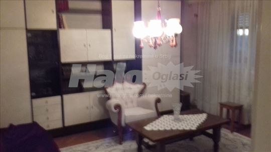 Izdajem troiposoban stan na ribljoj pijaci