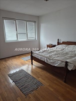 Jedinstvena Prilika U Srcu VraČara, Beograd. Pogle
