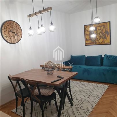 Izdaje se 2.5 soban stan u Železničkoj ulici, 70m2