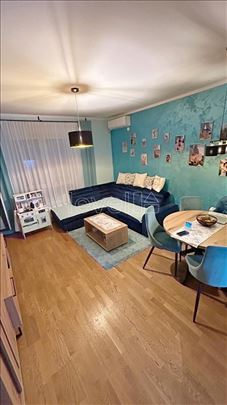 Stan,Novi Sad,Adamovićevo Naselje,kv: 59.00