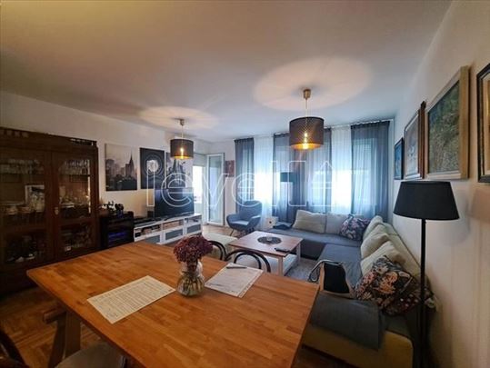 Stan,Novi Sad,Bulevar Oslobođenja,kv: 52.00
