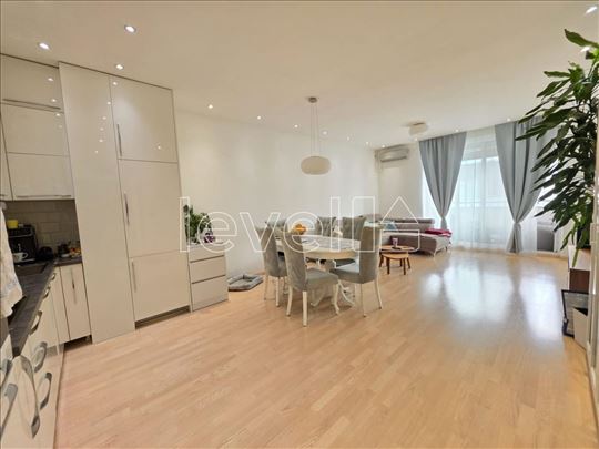 Stan,Novi Sad,Sajam,kv: 97.00