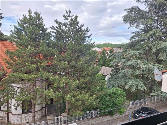 Stari Košutnjak, garaža, dvorište, uknjiženo