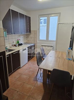 2.5 Lion,sjajna lokacija,infostan u ceni - vlasnik