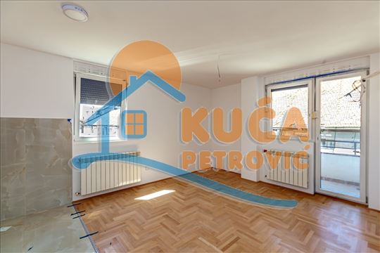 2.5, Novogradnja, Železnička stanica