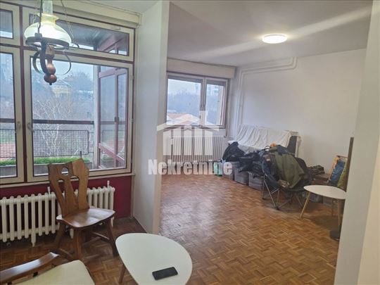 Banjica trosoban stan, mereno 90 m2 ID#1607