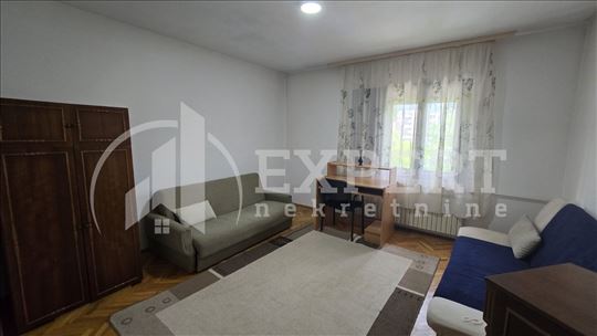 Izdaje se sprat kuće kod Dif-a, 102m2, na prvom s